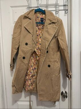 GAP Women's Tan Trench Coat with Patterned Lining